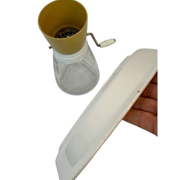 Vintage 2 piece Royal China USA Pie Baker + Federal Housewares Nut Grinder Set - Picture 5 of 10